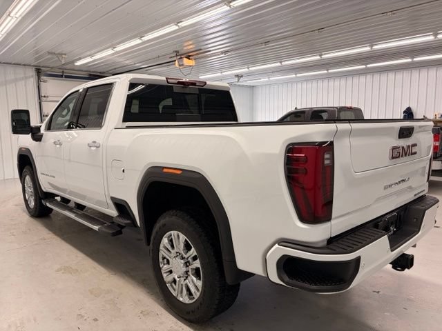 Used 2026 GMC Sierra 3500 Denali w/ Denali Reserve Package AWD/4WD image 4