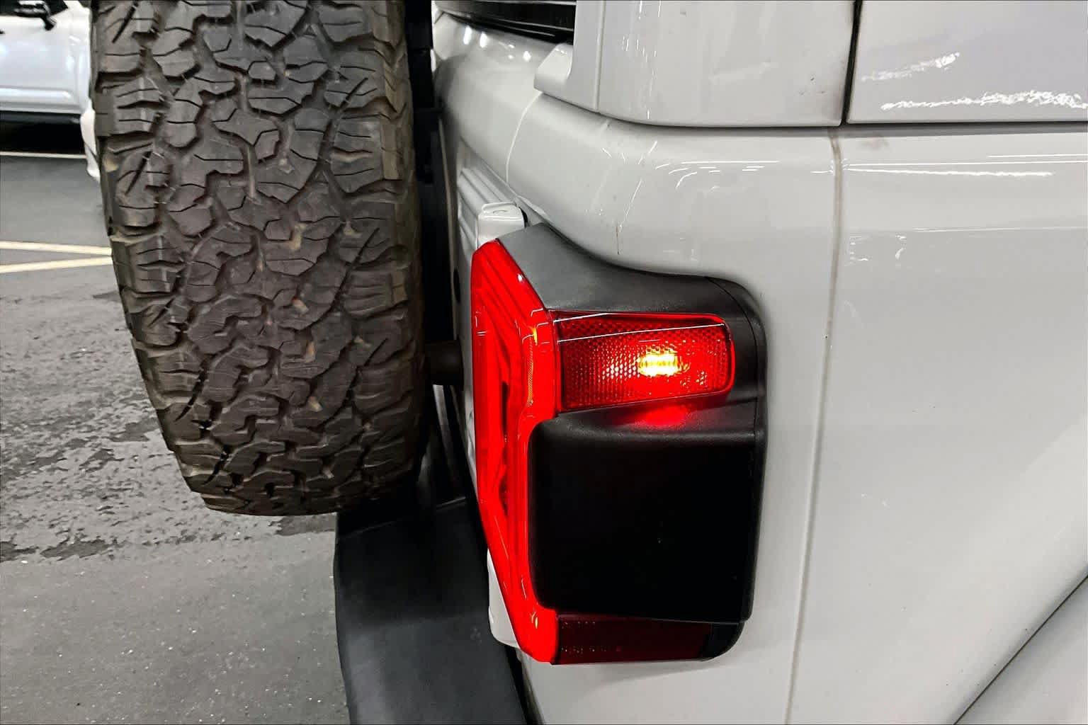 Used 2020 Jeep Wrangler Unlimited Rubicon AWD/4WD image 9