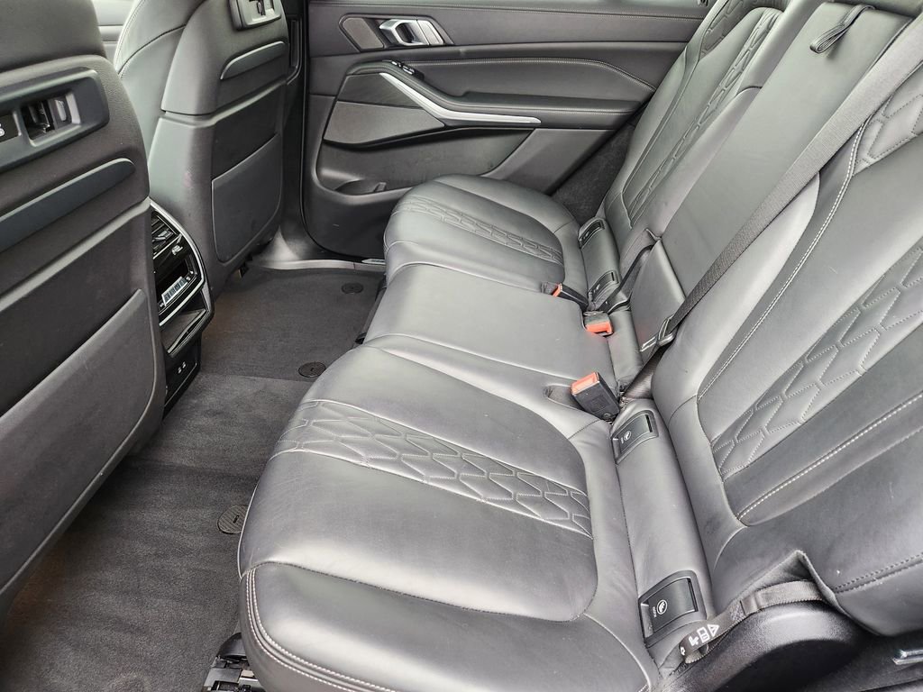 Used 2022 BMW X7 M50i w/ Executive Package AWD/4WD image 19