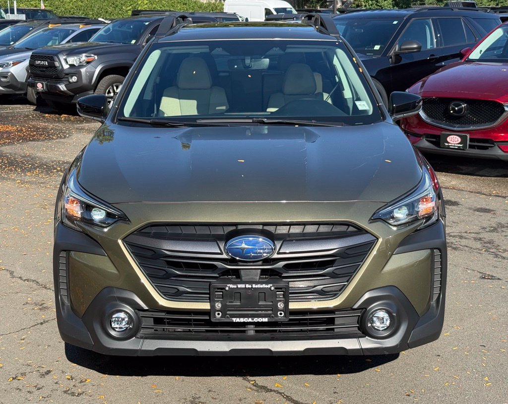 Used 2025 Subaru Outback Premium AWD/4WD image 2