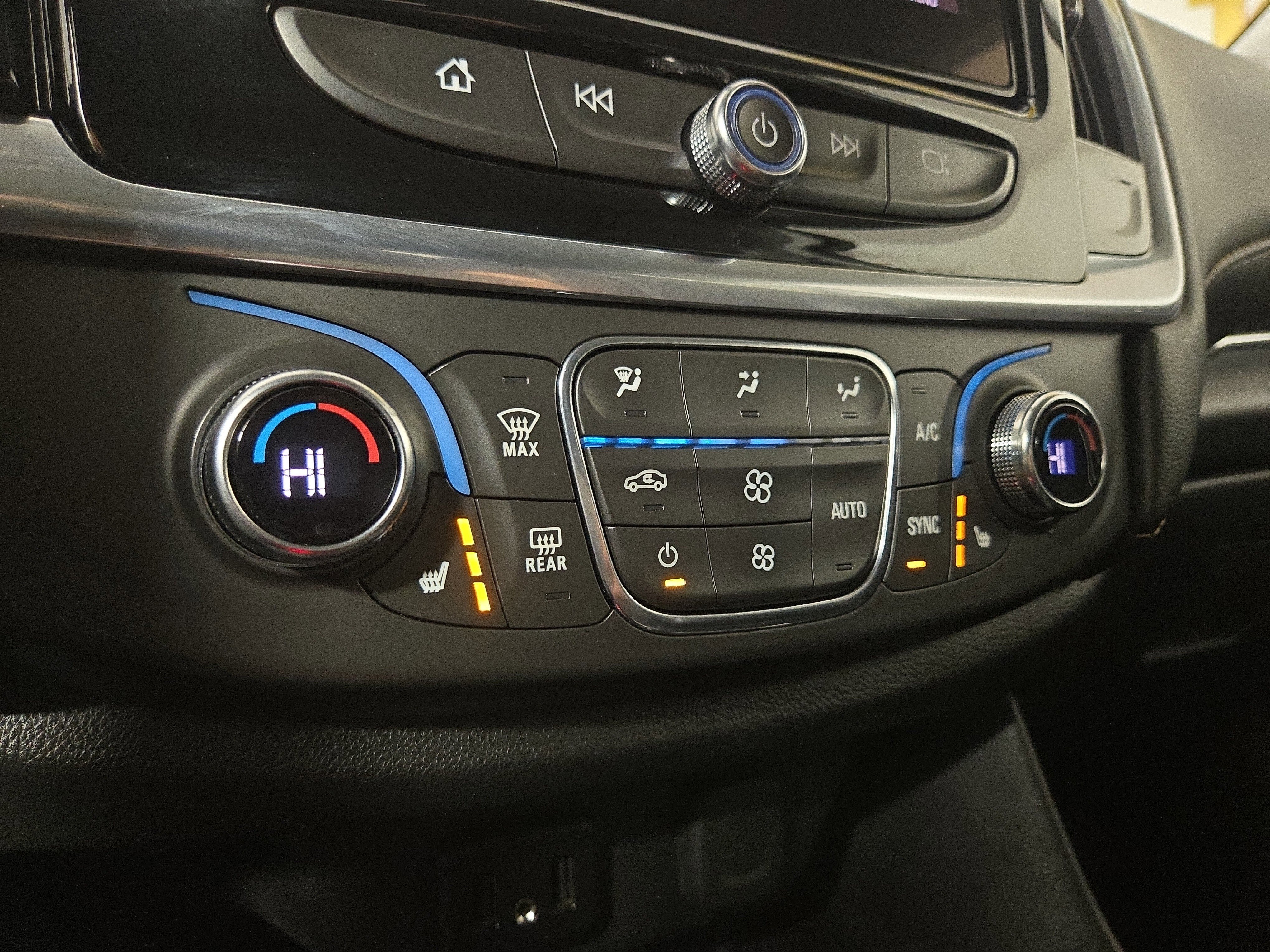 Used 2019 Chevrolet Traverse LT w/ LPO, Floor Liner Package image 28