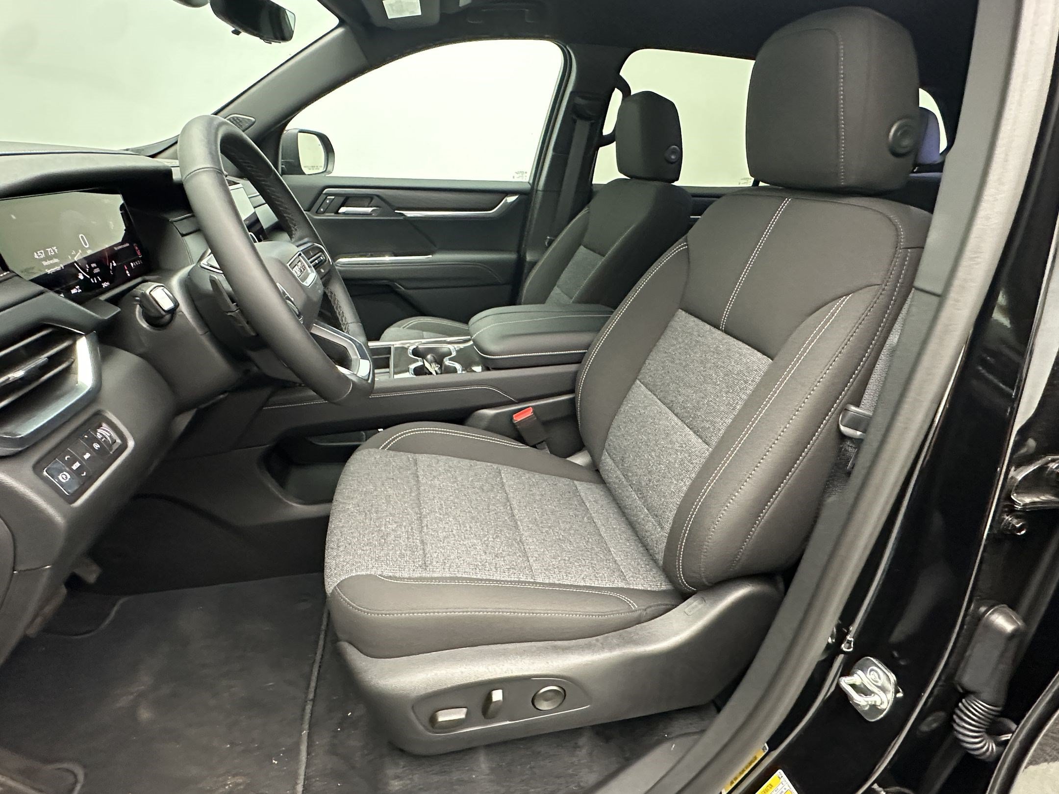 Certified 2026 GMC Acadia Elevation AWD/4WD image 5