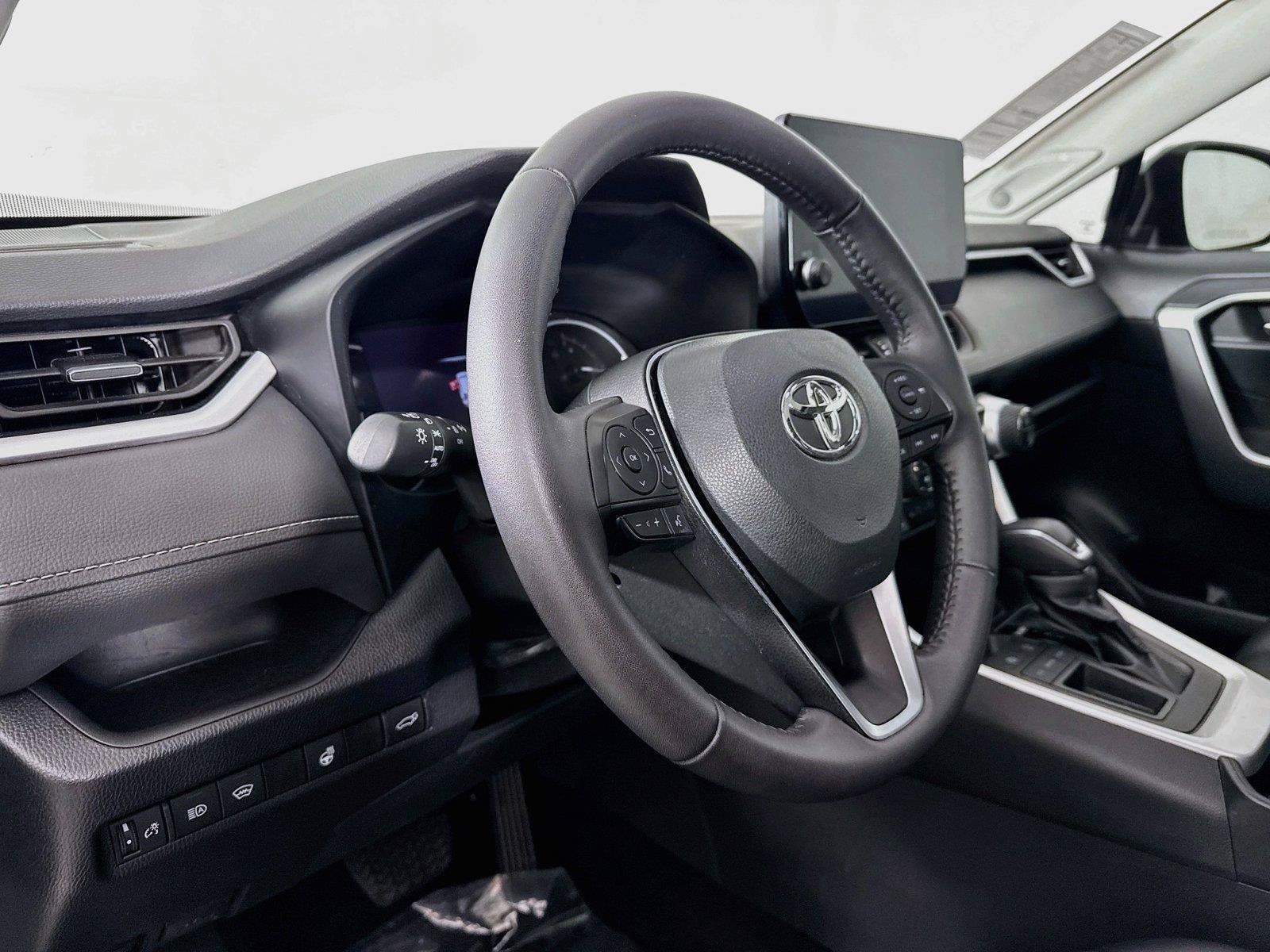 Certified 2023 Toyota RAV4 XLE Premium FWD image 4