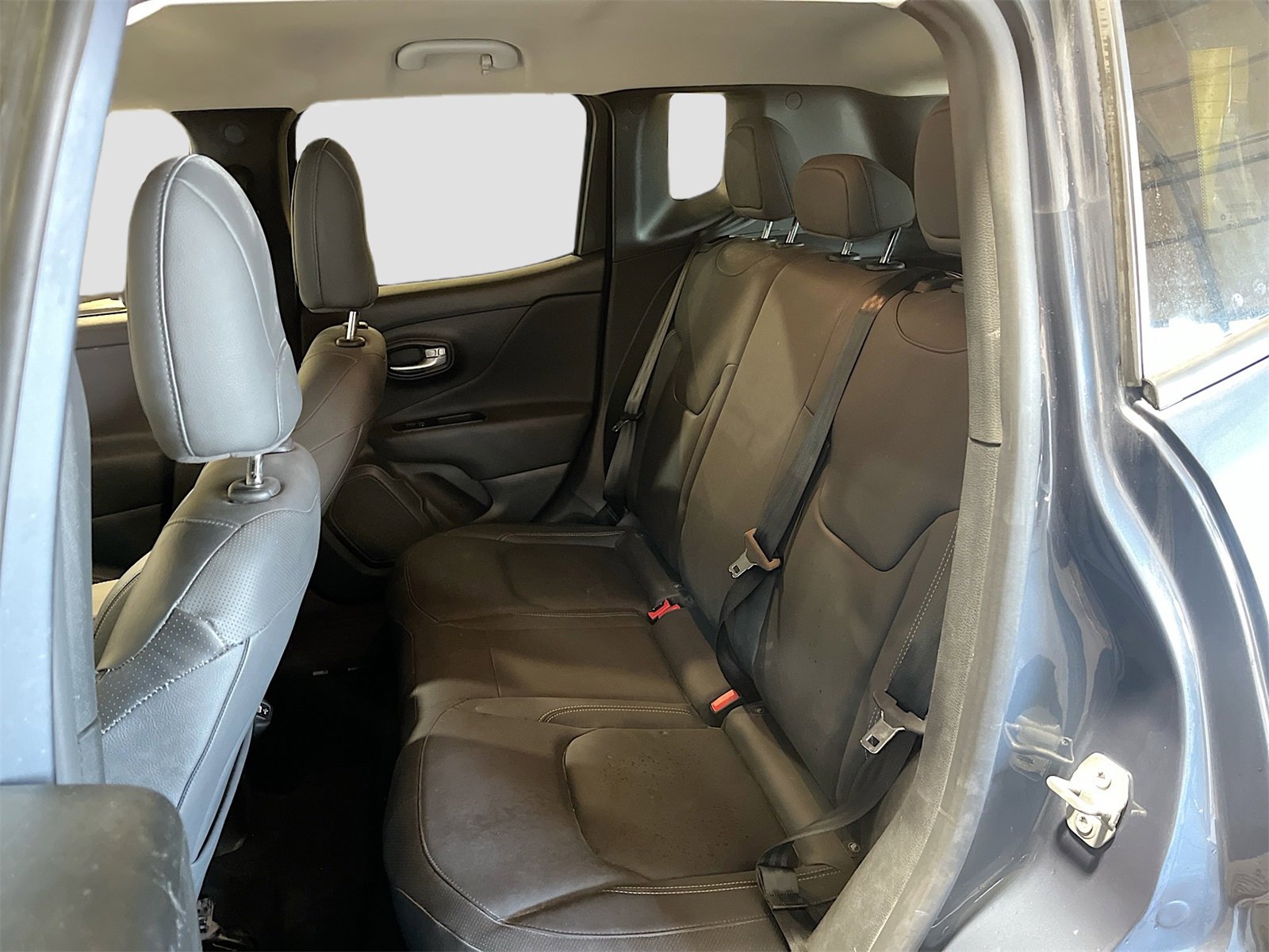 Used 2023 Jeep Renegade Limited image 25