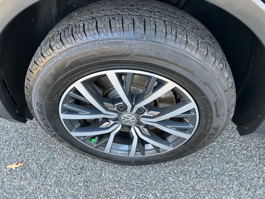 Used 2018 Volkswagen Tiguan SE image 12
