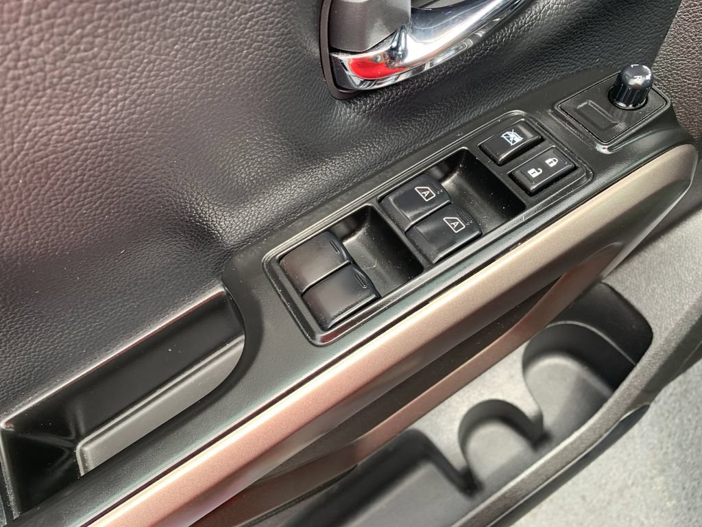 Used 2024 Nissan Titan SV w/ SV Bronze Edition Package AWD/4WD image 20