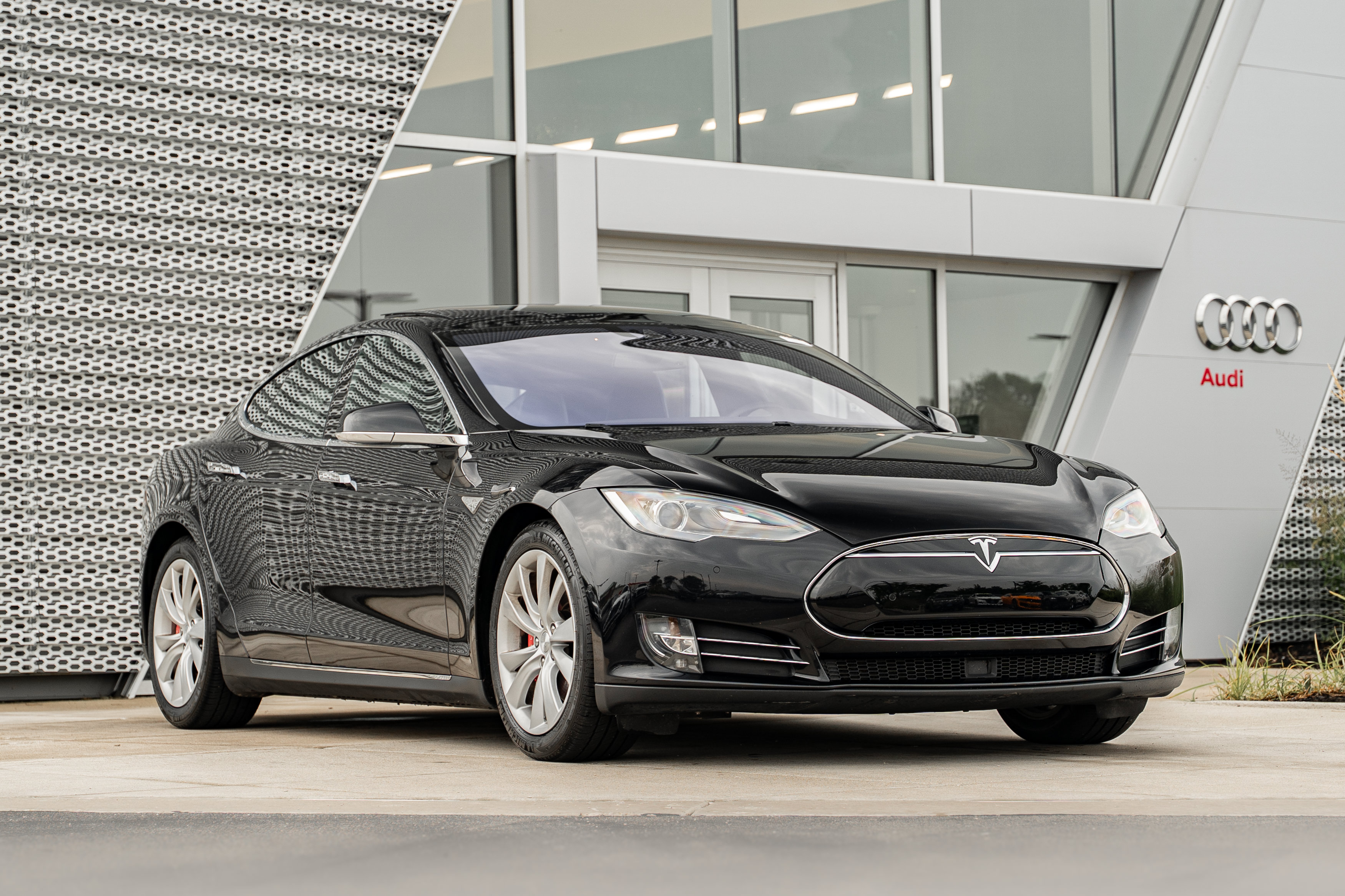 Used 2015 Tesla Model S P90D