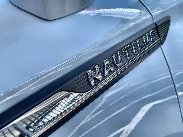 Used 2022 Lincoln Nautilus Reserve w/ Equipment Group 201A FWD image 43