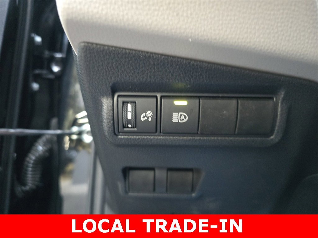 Used 2025 Toyota Corolla Cross L image 25