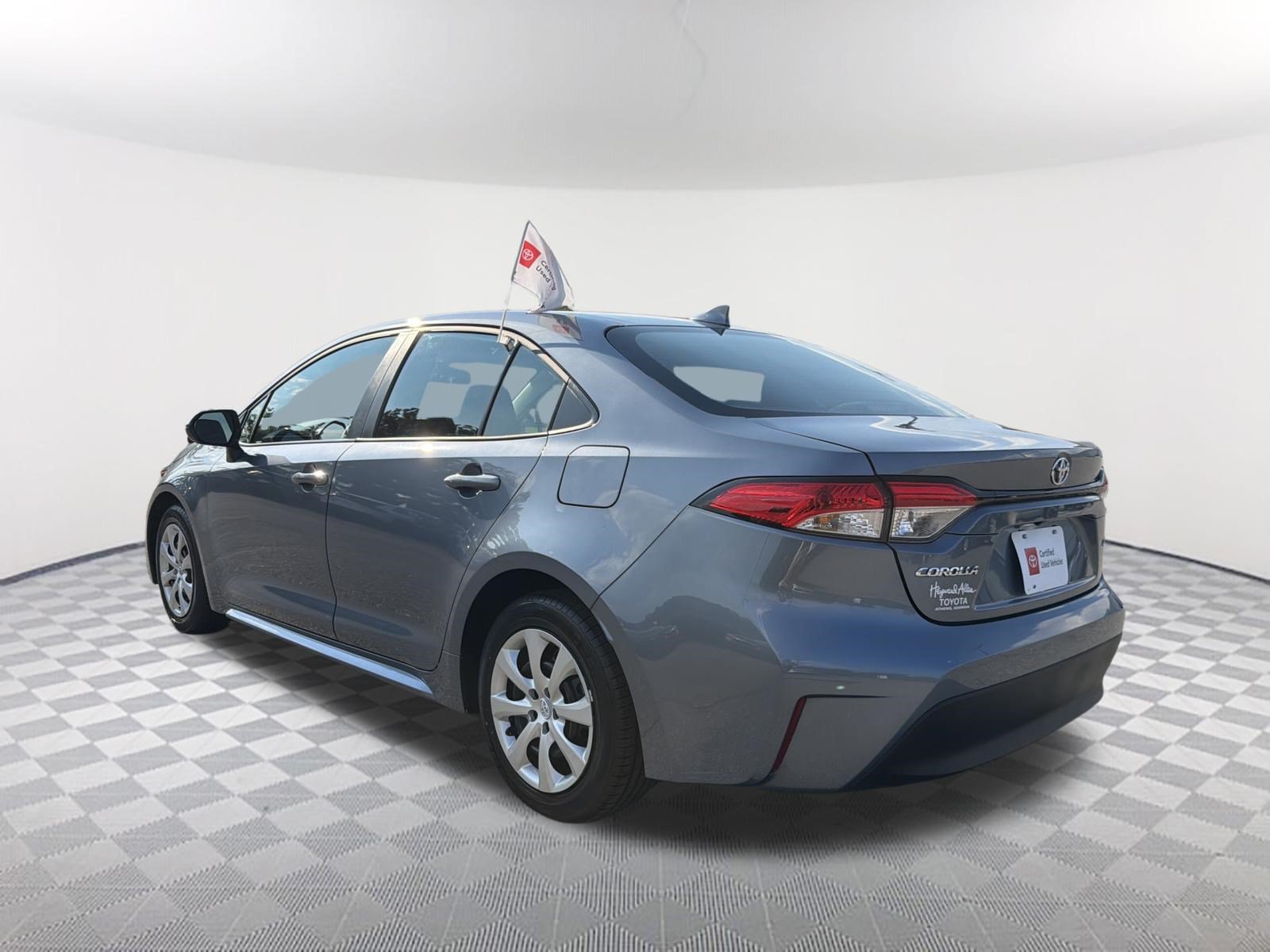 Certified 2025 Toyota Corolla LE FWD image 15
