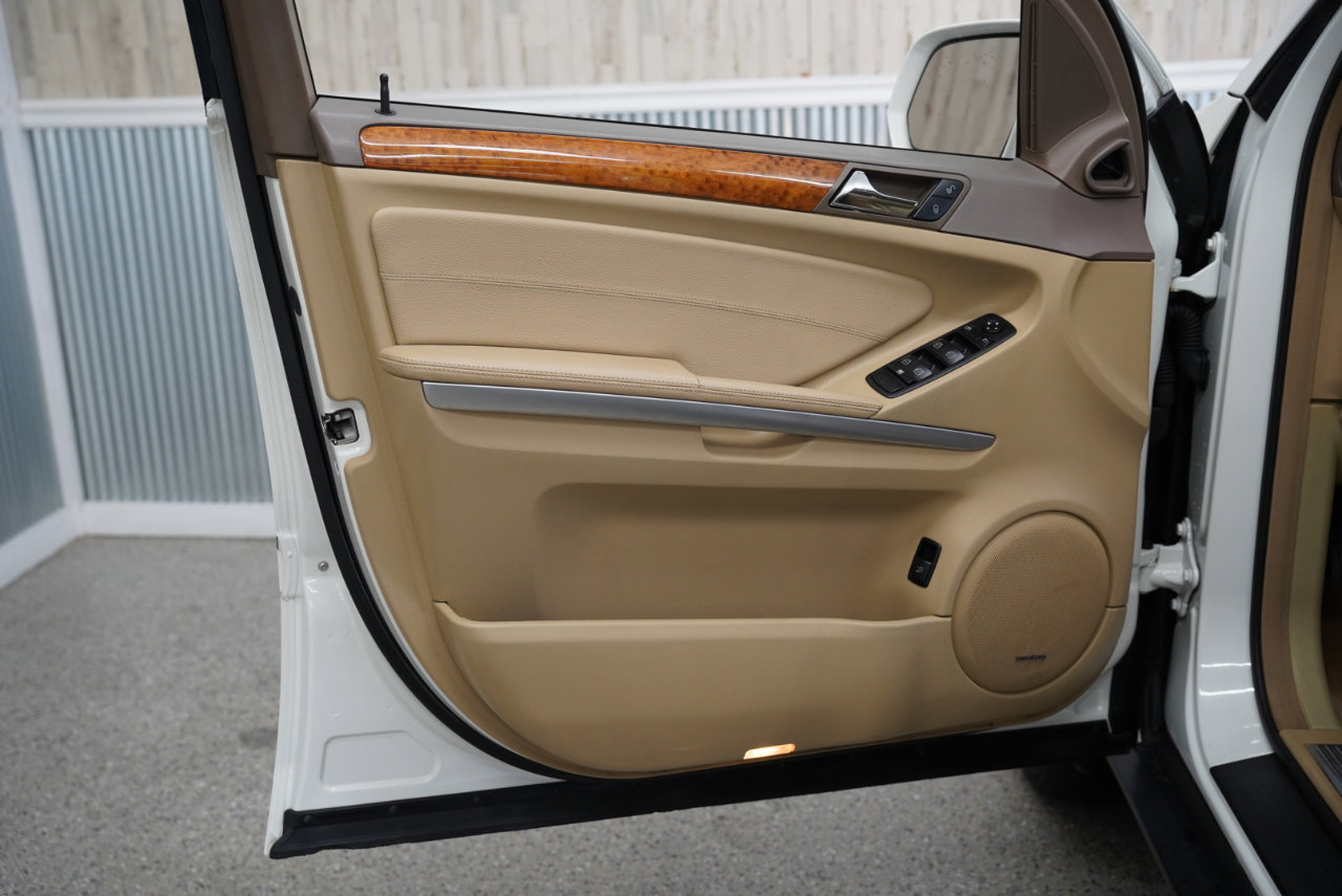 Used 2009 Mercedes-Benz ML 350 4MATIC image 27