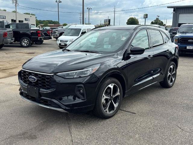 Certified 2025 Ford Escape ST-Line Elite w/ Premium Technology Package AWD/4WD image 2