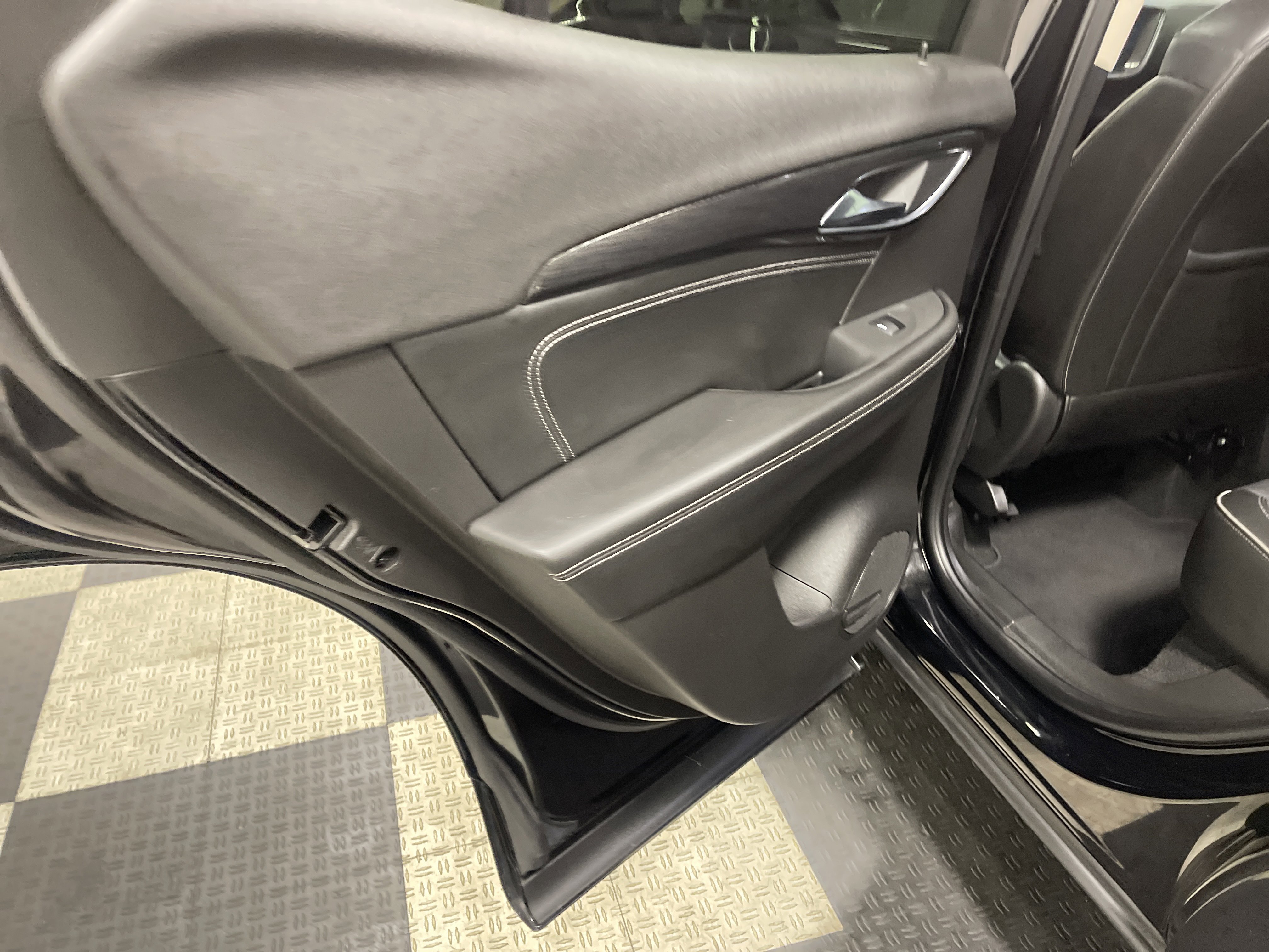 Used 2021 Buick Envision Essence w/ Sport Touring Package AWD/4WD image 15