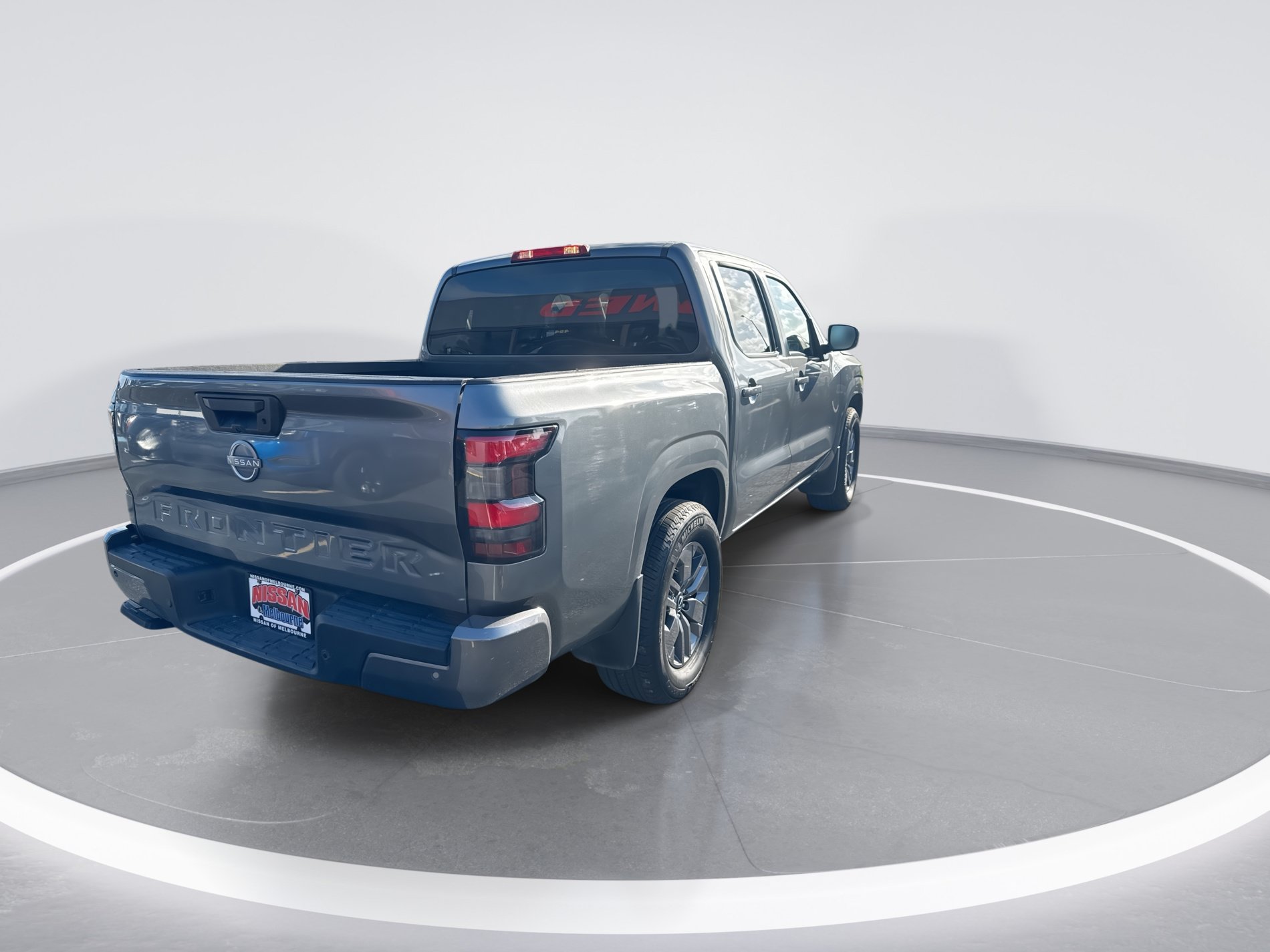 Certified 2025 Nissan Frontier SV RWD image 4