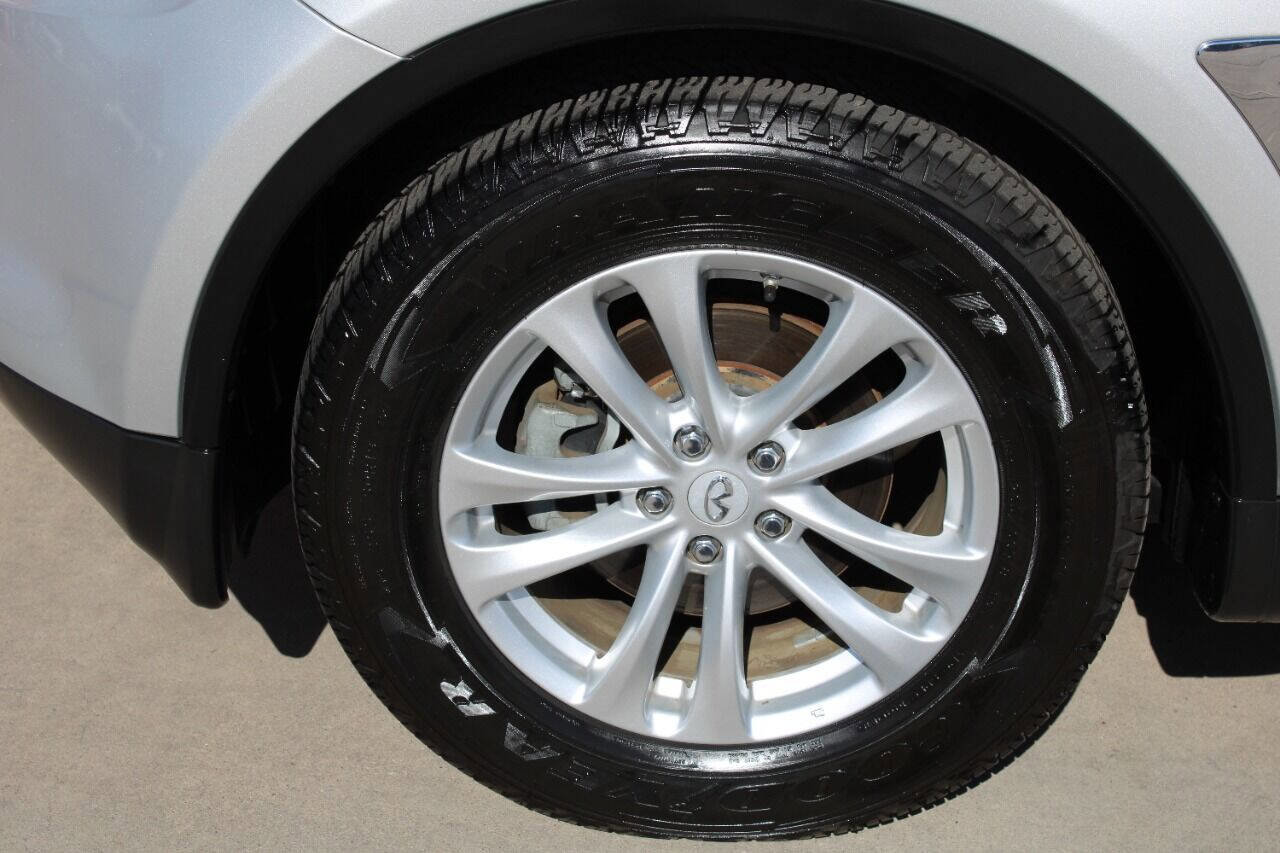 Used 2017 INFINITI QX70 2WD image 9