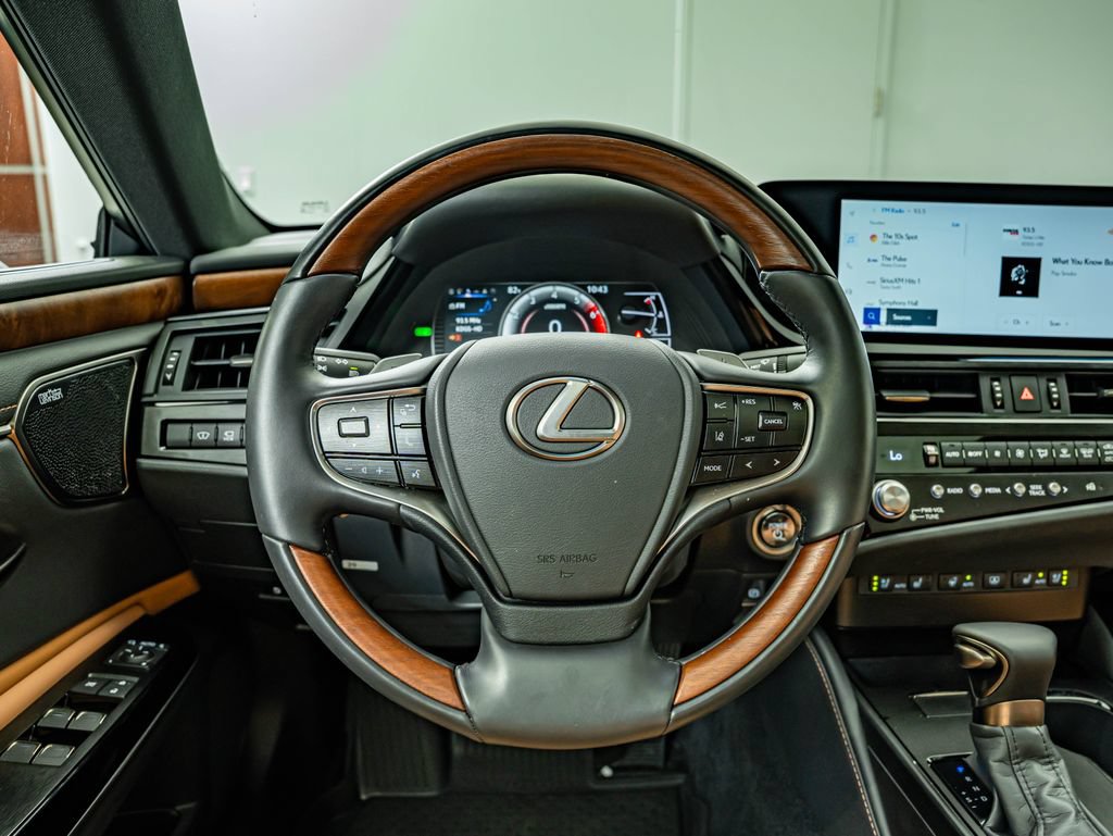 Certified 2025 Lexus ES 300h Ultra Luxury w/ Accessory Package (Z2) FWD image 24