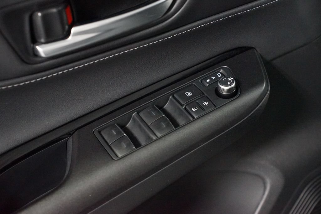 Certified 2021 Toyota Venza LE AWD/4WD image 30