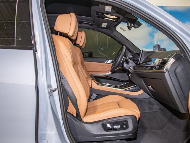 Certified 2025 BMW X7 xDrive40i w/ Executive Package image 21