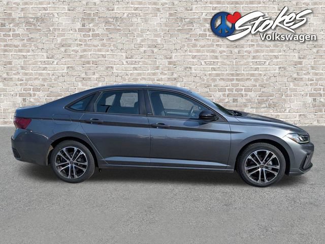 Certified 2025 Volkswagen Jetta Sport FWD image 3
