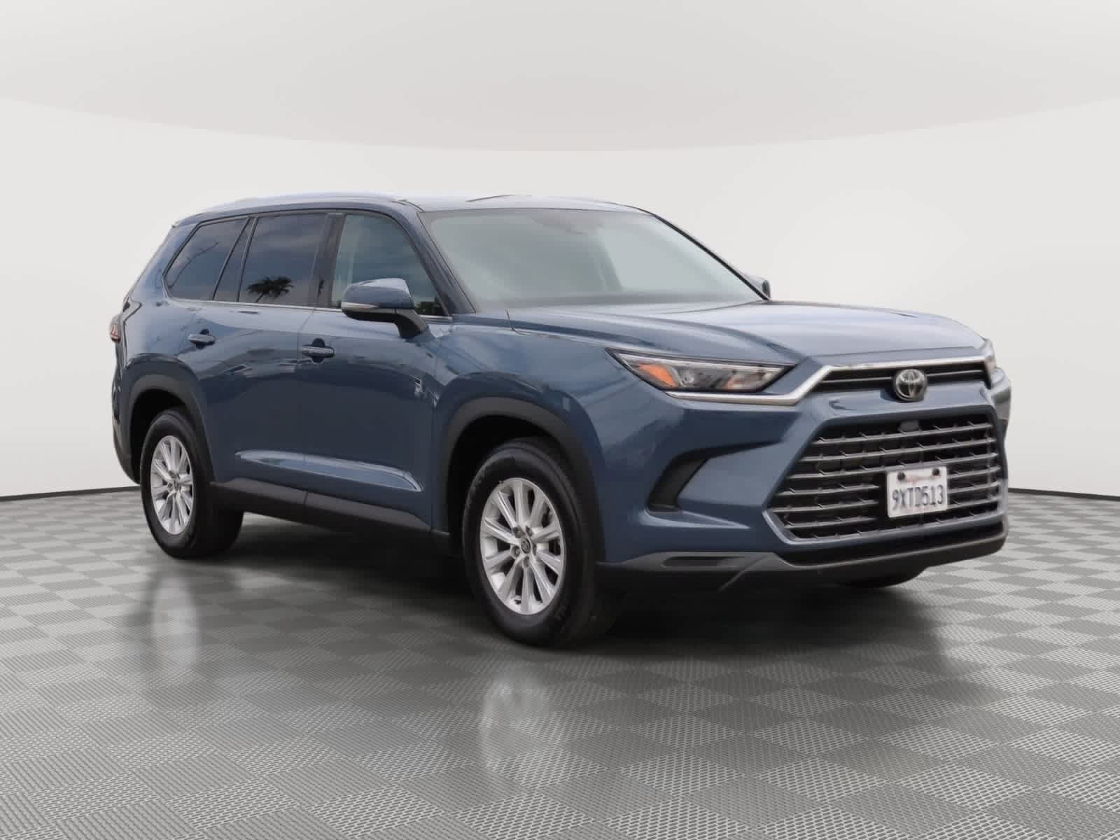 Used 2026 Toyota Grand Highlander FWD image 3