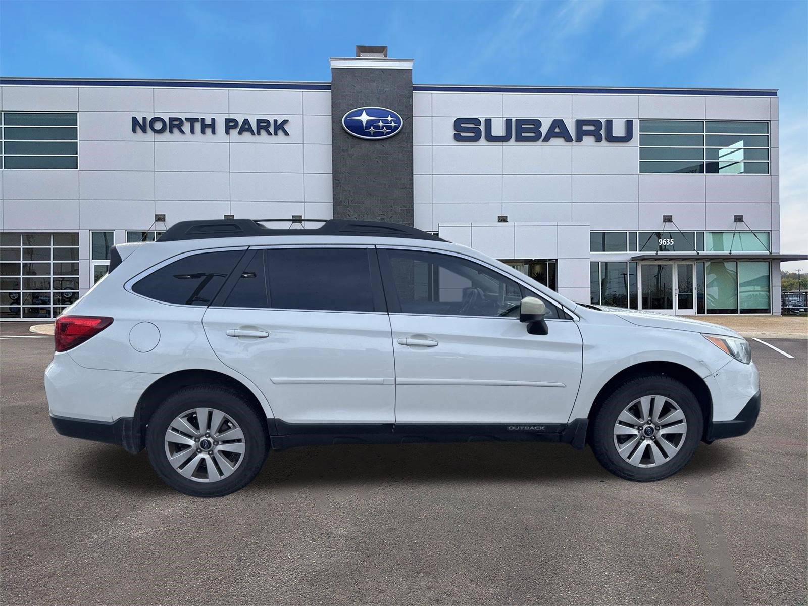 Used 2015 Subaru Outback 2.5i Premium w/ Popular Package #2 AWD/4WD image 2