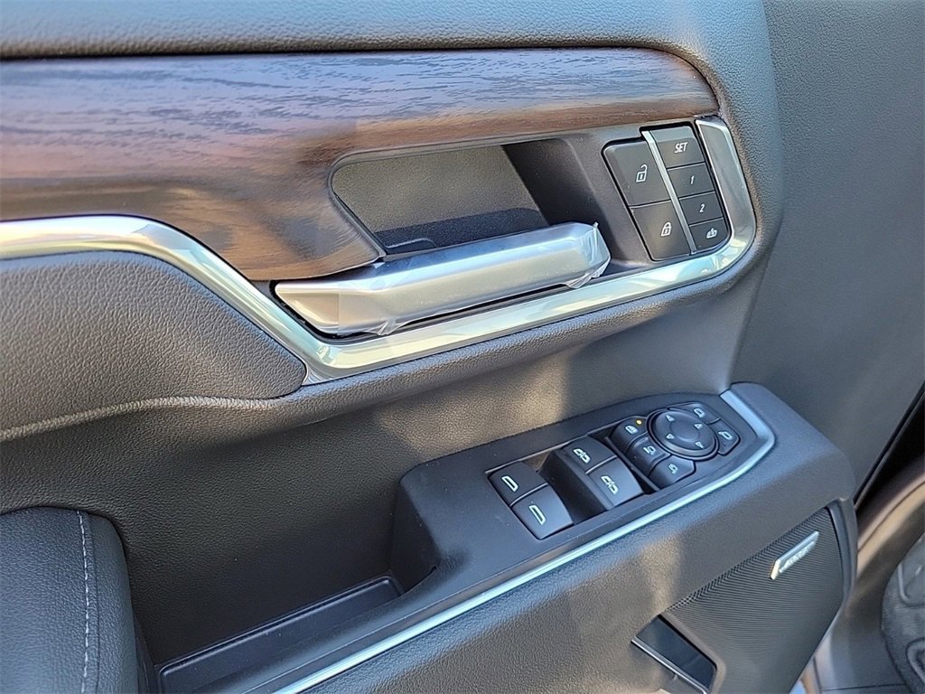 New 2026 GMC Sierra 2500 SLT w/ SLT Premium Package image 19