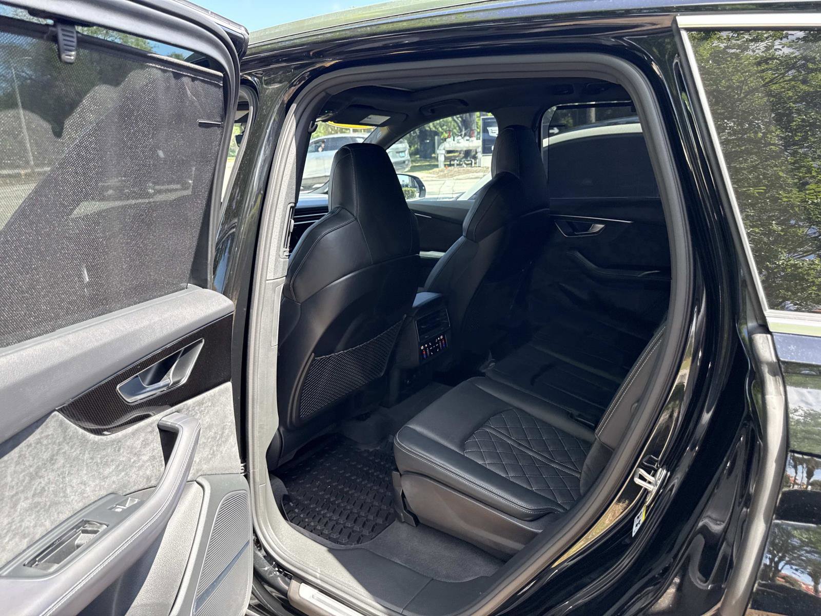 Used 2023 Audi SQ7 Prestige w/ Prestige Package AWD/4WD image 14