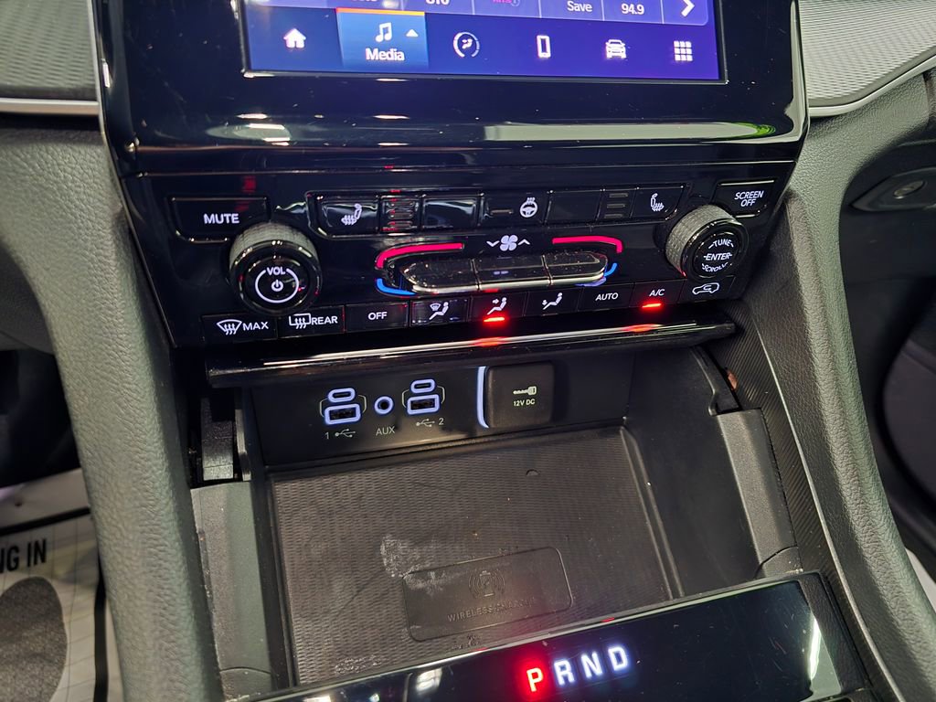 Certified 2024 Jeep Grand Cherokee Laredo w/ Luxury Tech Group I AWD/4WD image 26