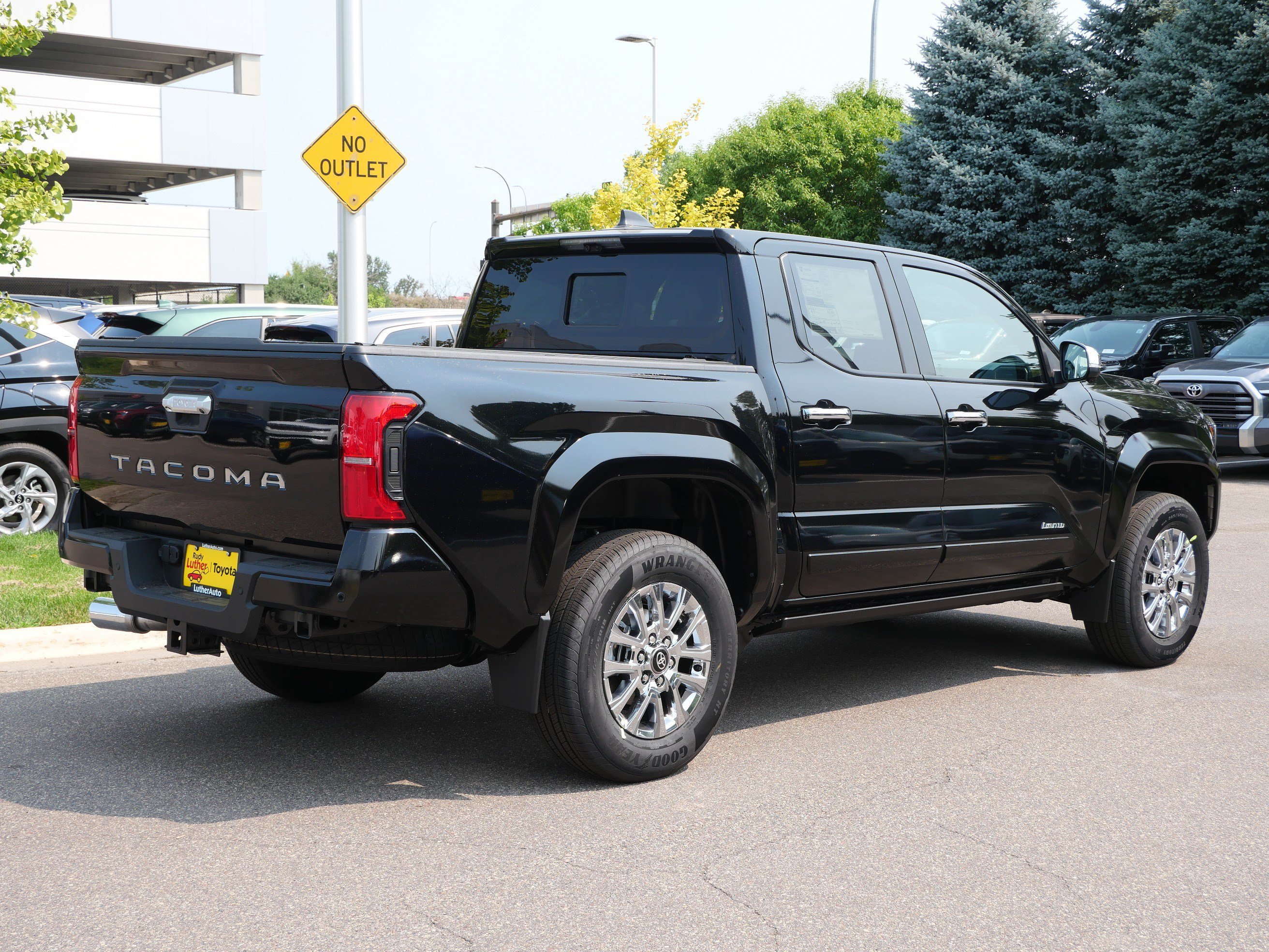 New 2026 Toyota Tacoma Limited AWD/4WD image 3