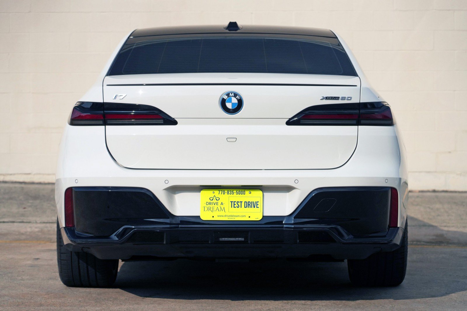 Used 2024 BMW i7 xDrive60 w/ Premium Package AWD/4WD image 10