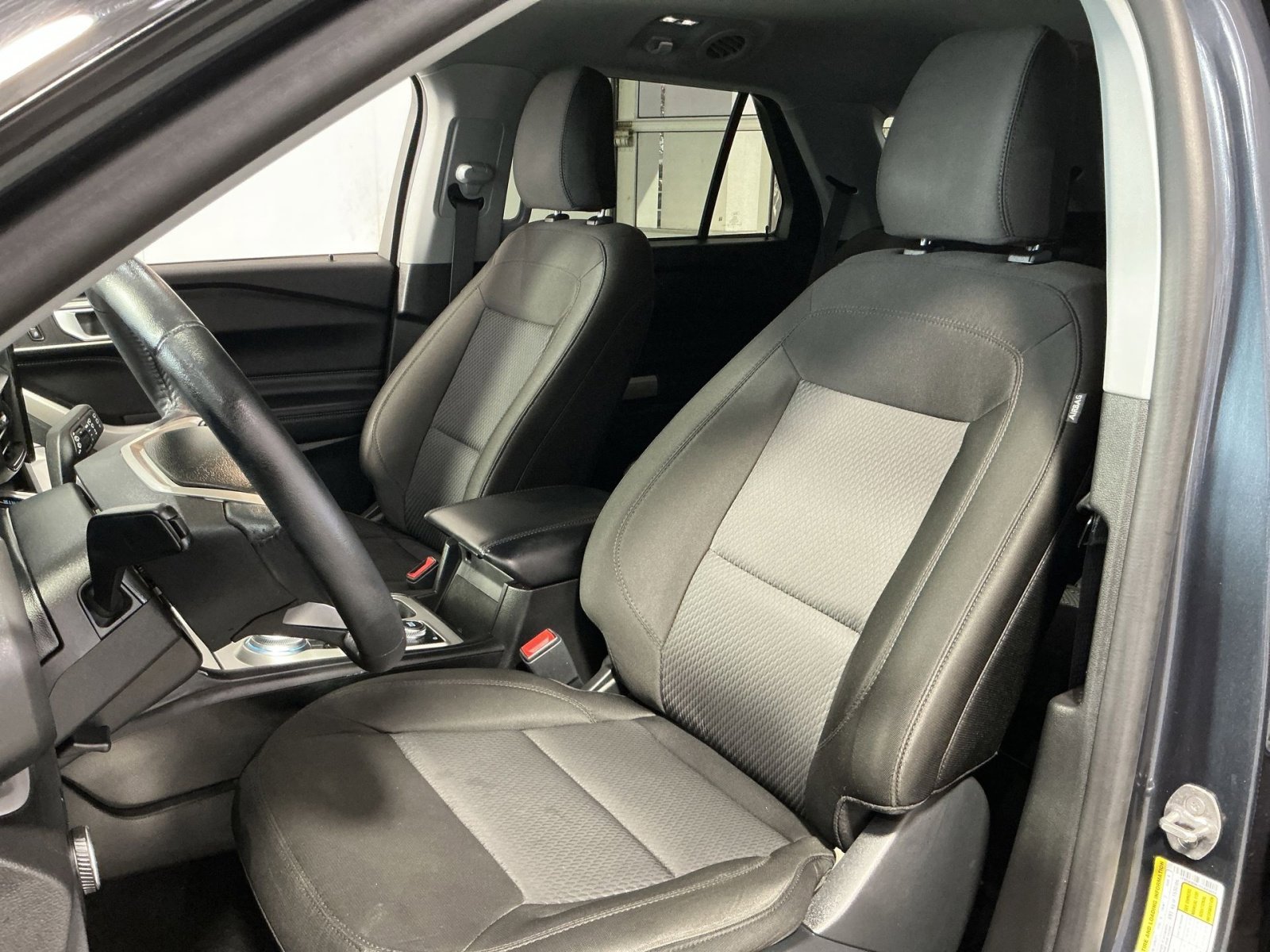 Used 2023 Ford Explorer XLT image 14