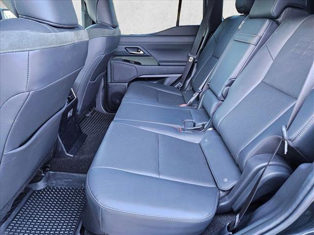 Used 2025 Lexus GX 550 w/ Accessory Package (CT) image 19