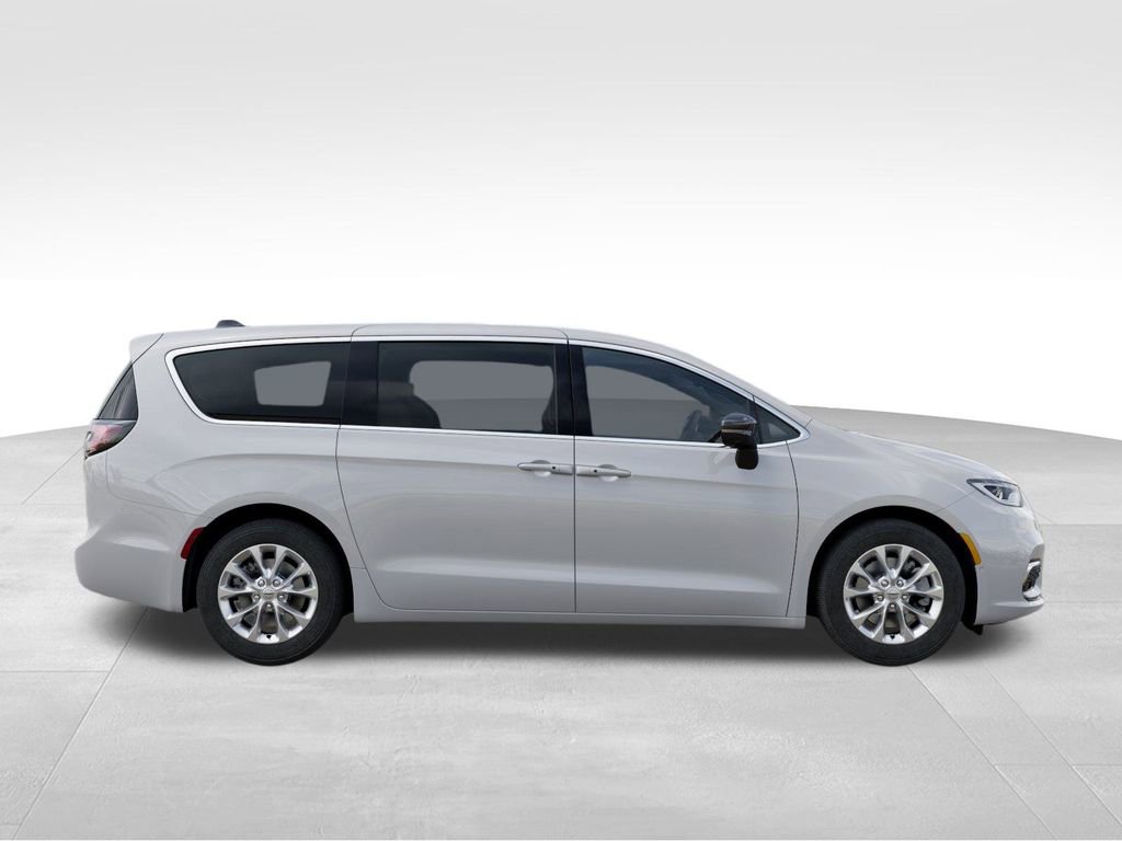 New 2026 Chrysler Pacifica Limited image 21