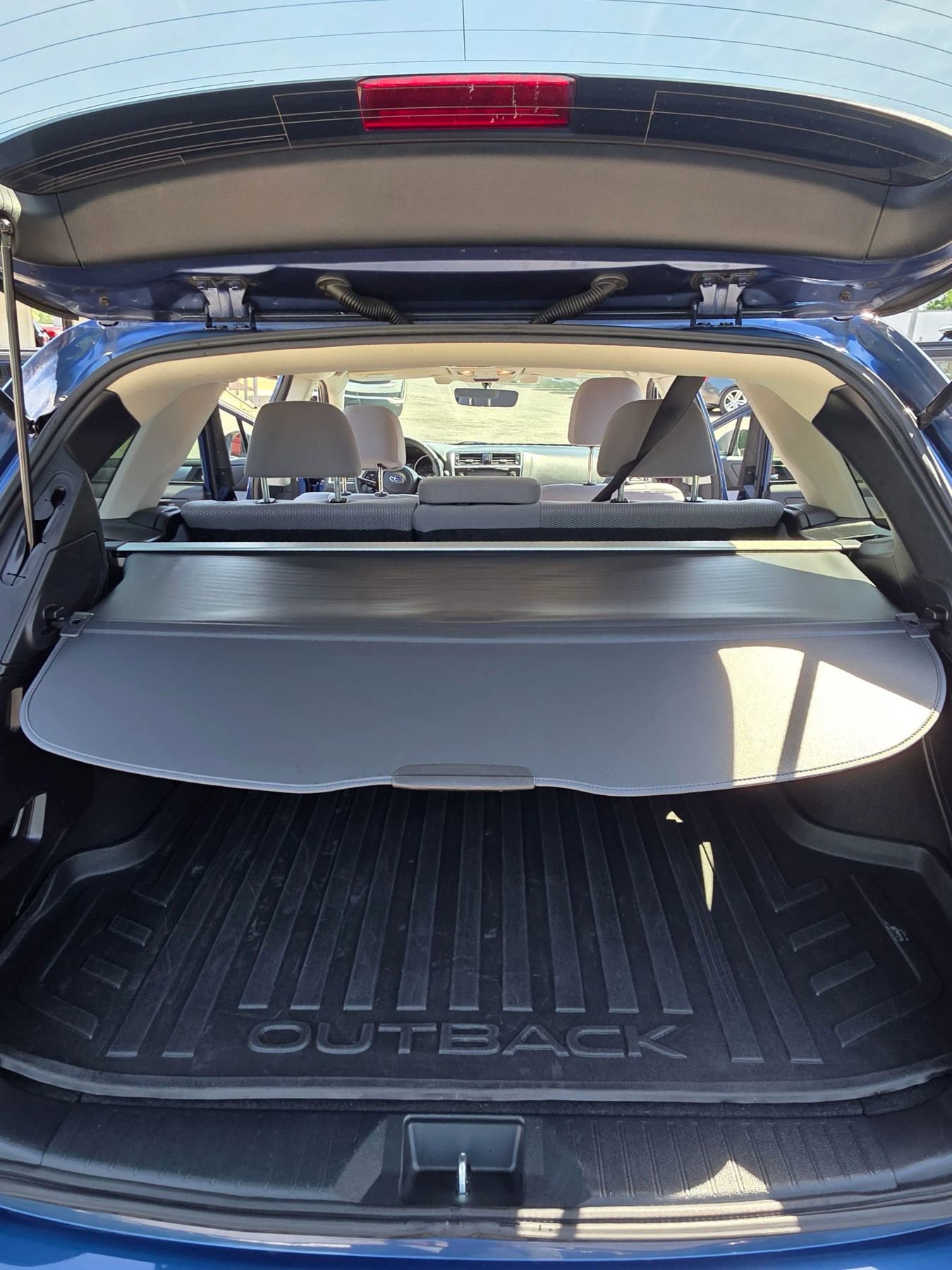 Used 2019 Subaru Outback 2.5i Premium image 11