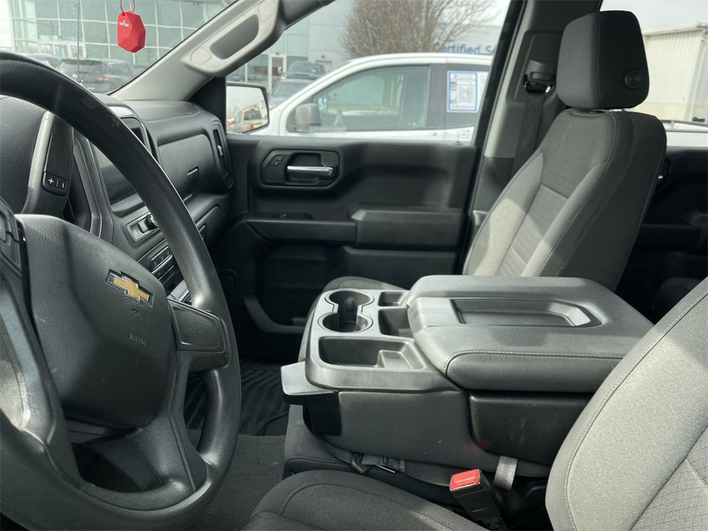 Used 2022 Chevrolet Silverado 1500 Custom image 3
