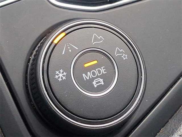 Certified 2022 Volkswagen Taos SE image 25