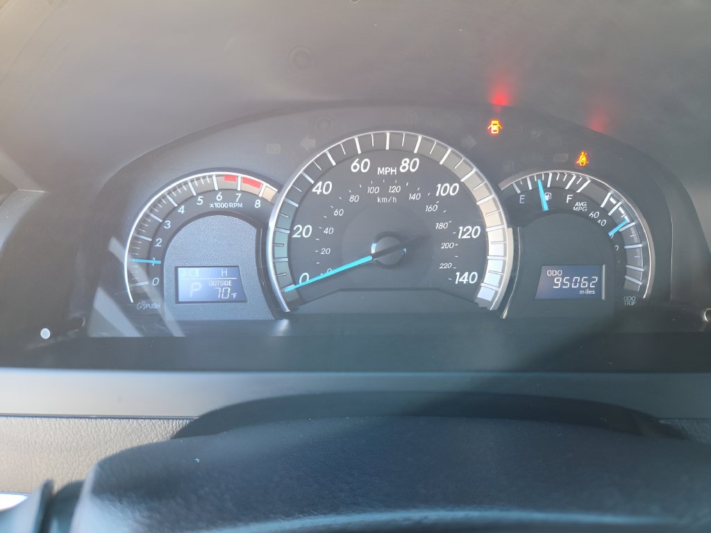 Used 2014 Toyota Camry SE FWD image 18