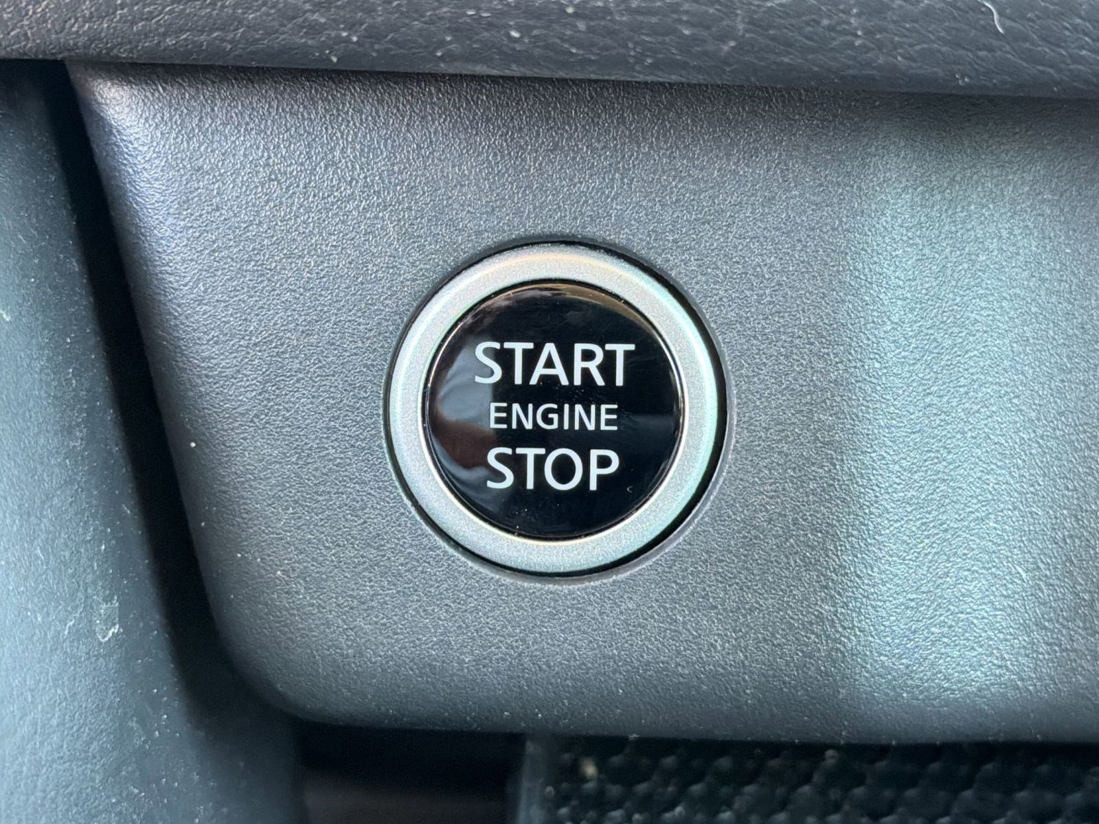 Used 2023 Nissan Rogue S image 25