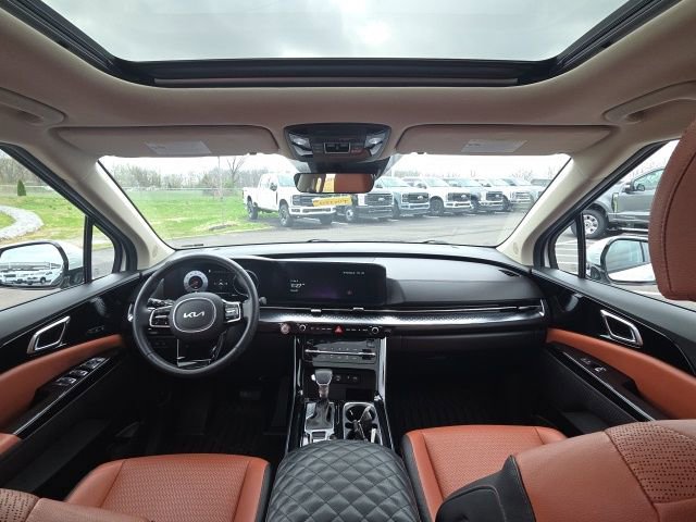 Used 2024 Kia Carnival SX Prestige image 24