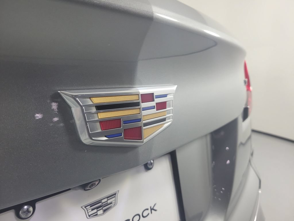 Used 2025 Cadillac XT4 Premium Luxury FWD image 7
