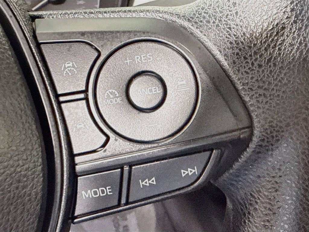 Used 2025 Toyota Corolla LE FWD image 14