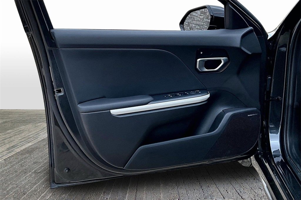 Certified 2025 Kia K4 GT-Line Turbo image 18
