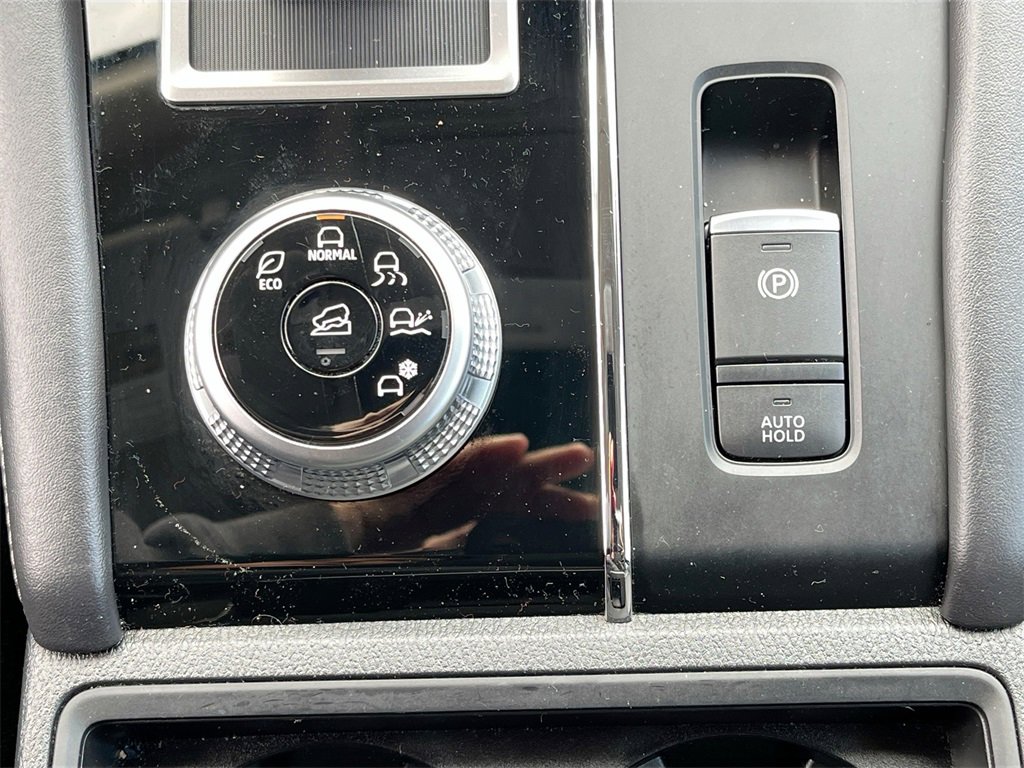 Used 2024 Mitsubishi Outlander ES image 32