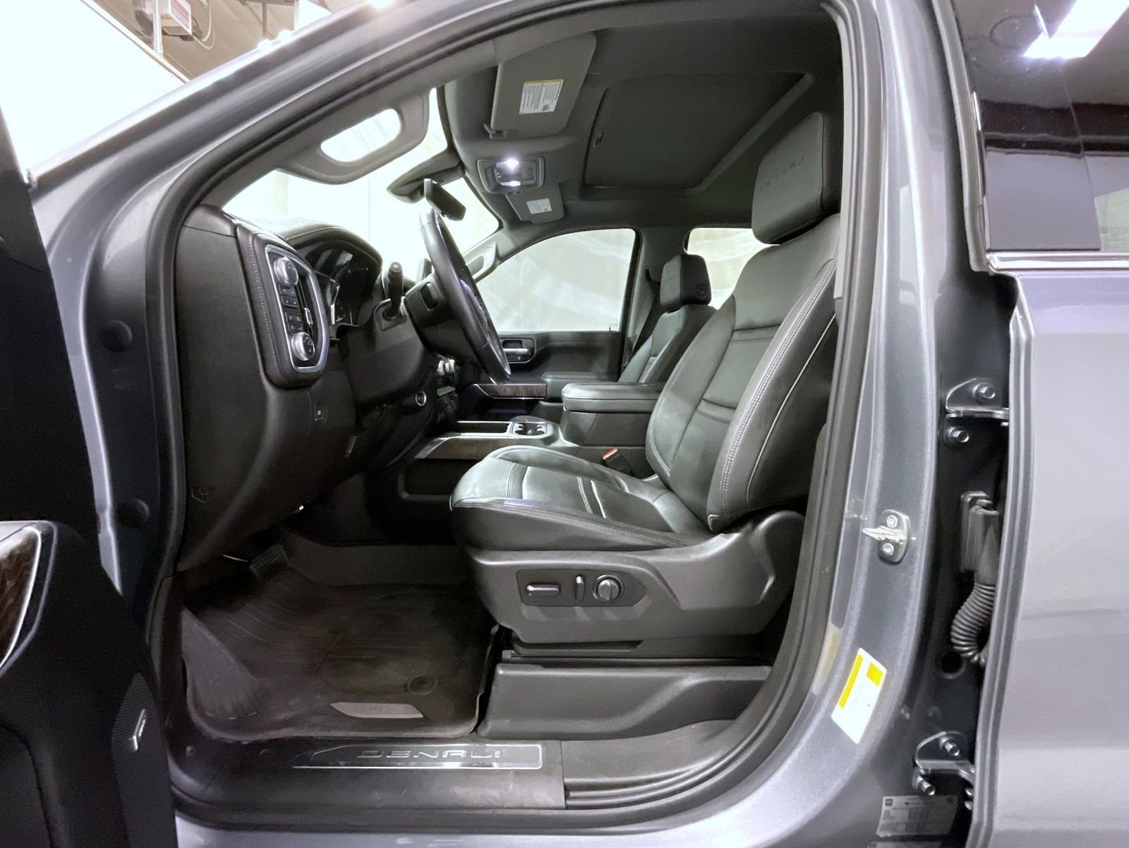 Used 2021 GMC Sierra 1500 Denali w/ Denali Ultimate Package AWD/4WD image 10