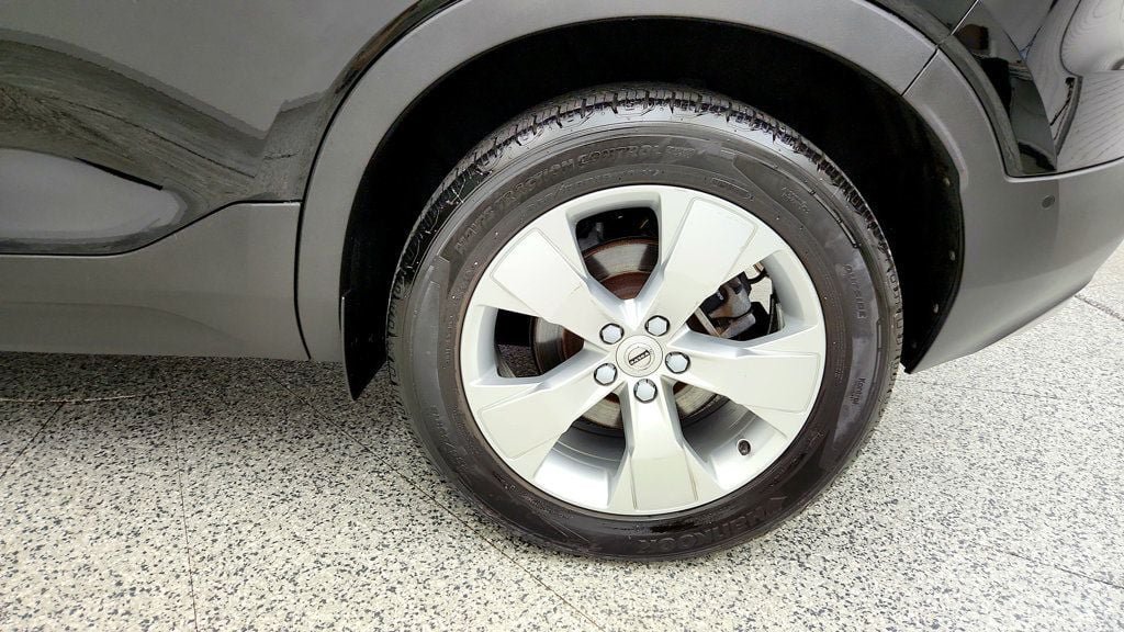 Used 2019 Volvo XC40 T5 Momentum AWD/4WD image 9