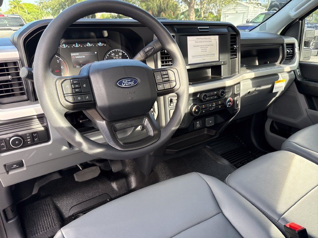 New 2027 Ford F250 XL w/ XL Chrome Package RWD image 5