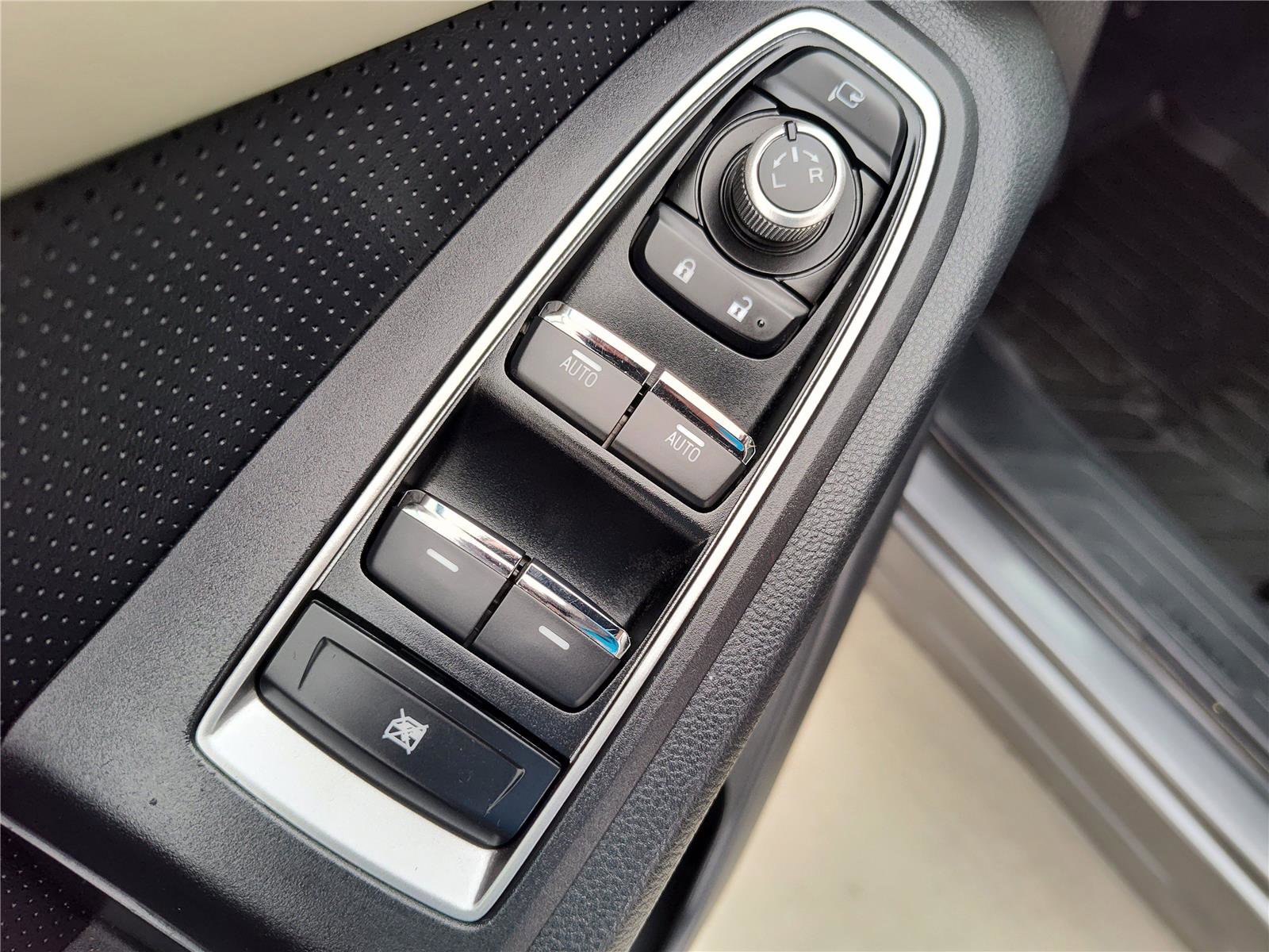 Used 2021 Subaru Ascent Touring w/ Popular Package #2 image 17