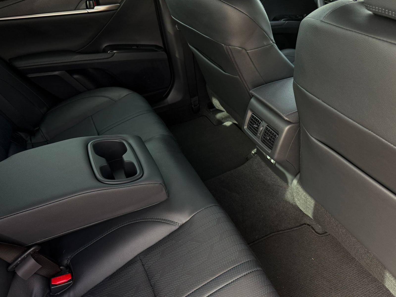 Used 2026 Toyota Camry XSE FWD image 30