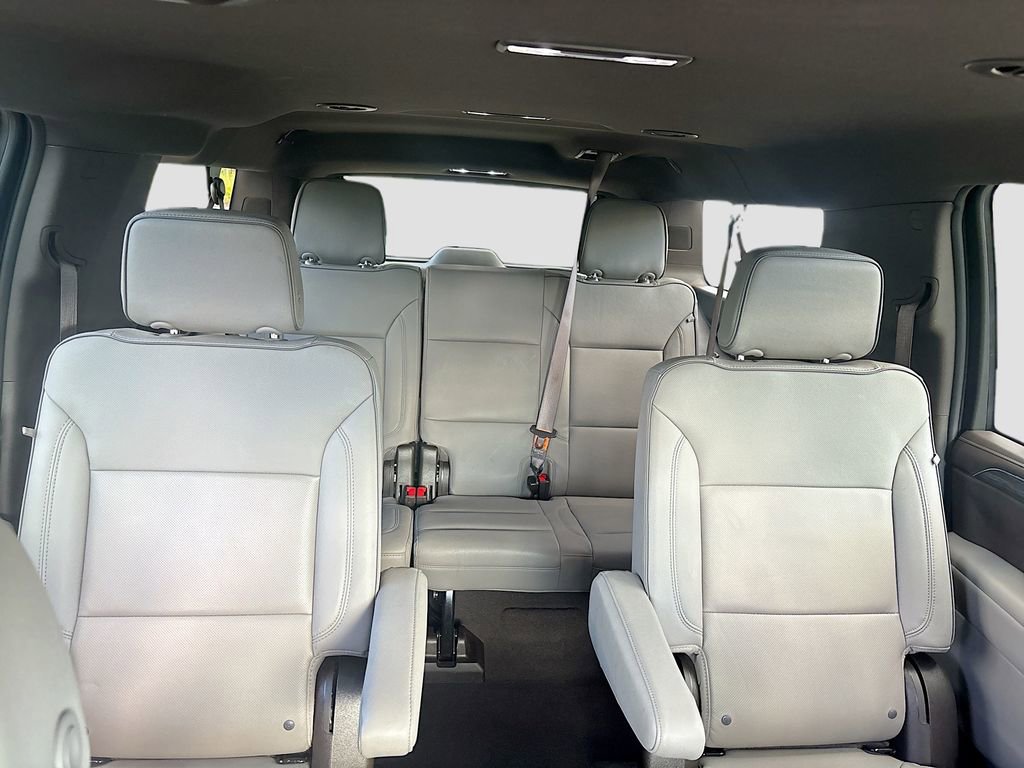 Used 2024 GMC Yukon XL SLT w/ SLT Luxury Package RWD image 29