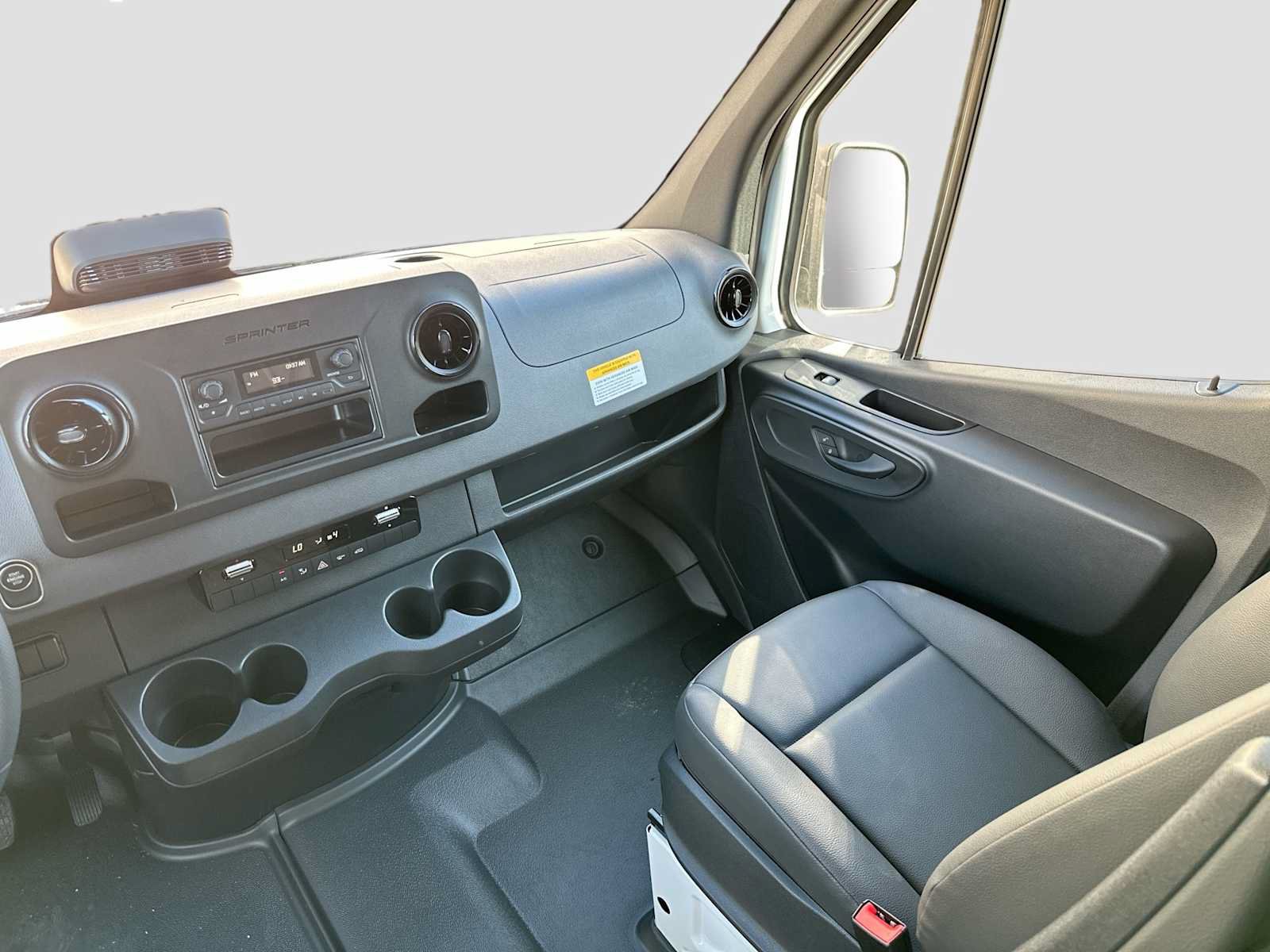 Used 2025 Mercedes-Benz Sprinter 2500 image 23
